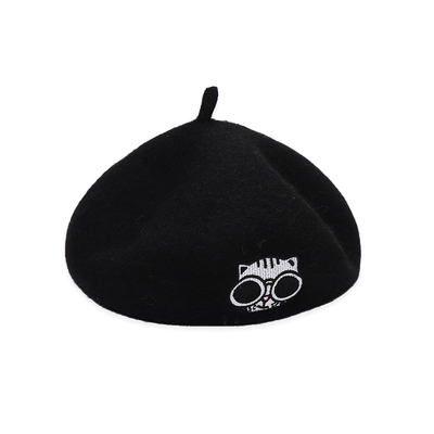 Mũ beret len ​​quân đội đồng màu dành cho phụ nữ với miếng vá thêu